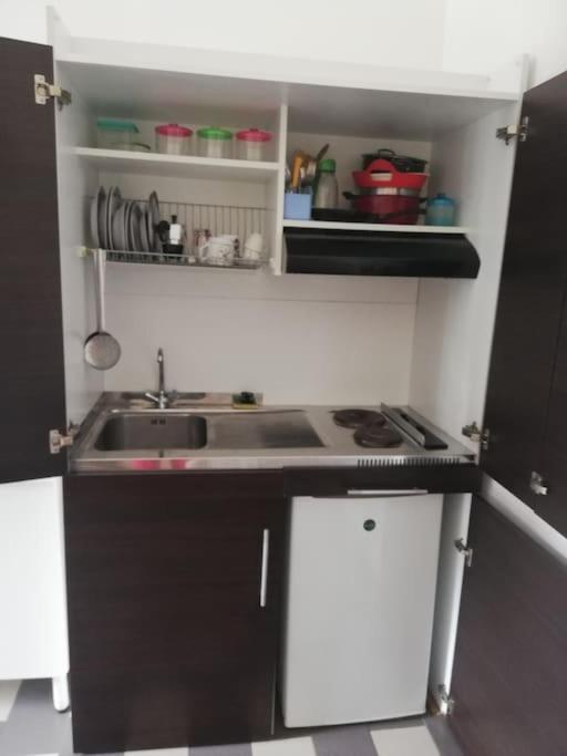 La Casa Di Periferia Apartment Bari Luaran gambar