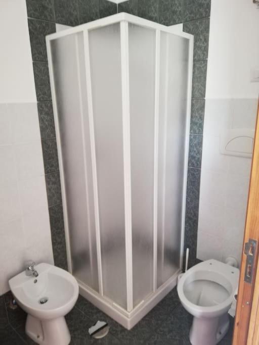 La Casa Di Periferia Apartment Bari Luaran gambar