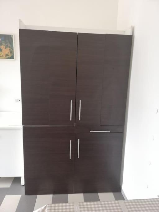 La Casa Di Periferia Apartment Bari Luaran gambar