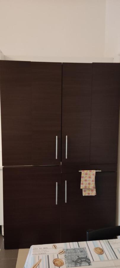 La Casa Di Periferia Apartment Bari Luaran gambar