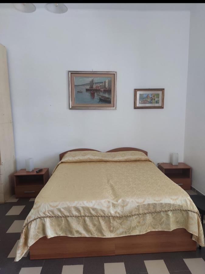 La Casa Di Periferia Apartment Bari Luaran gambar