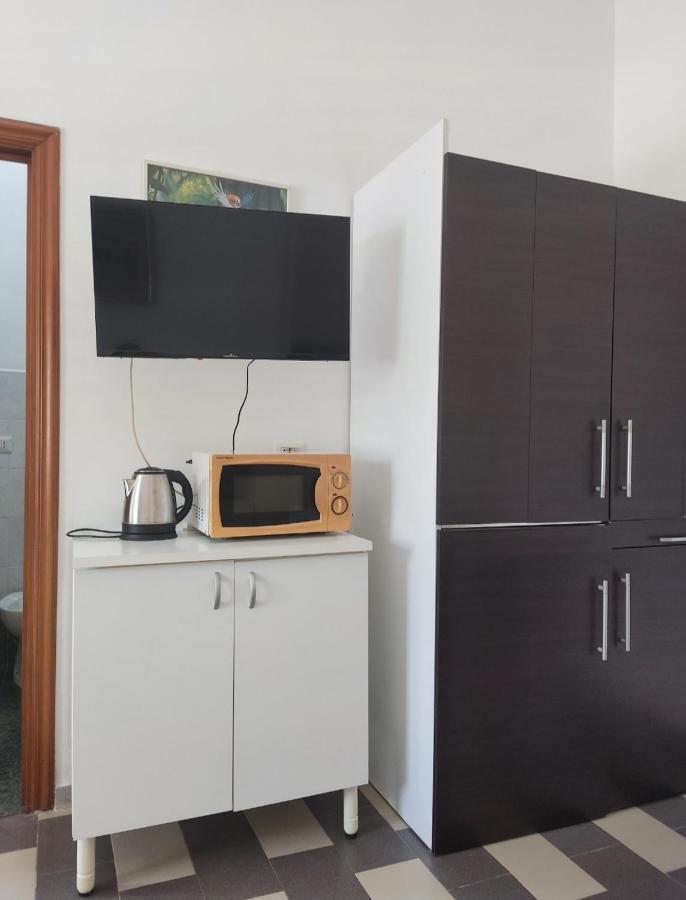 La Casa Di Periferia Apartment Bari Luaran gambar